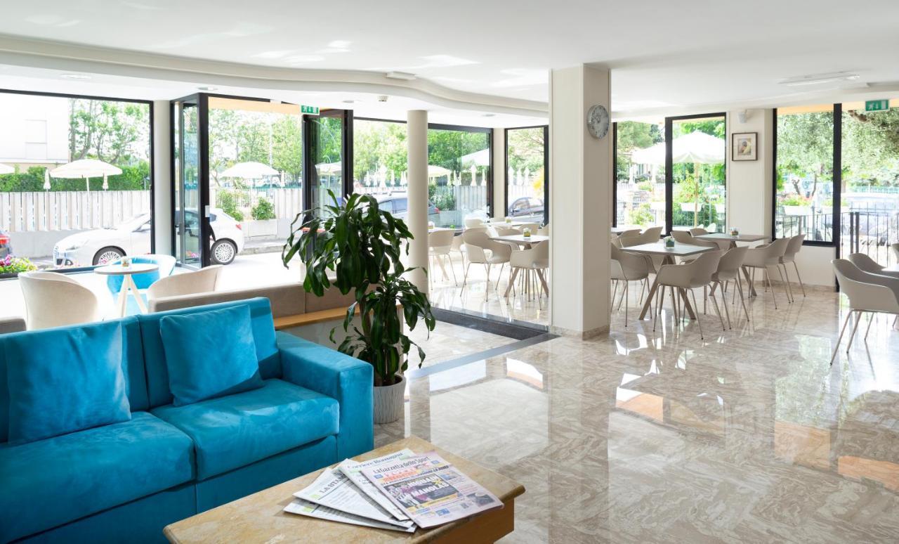 Hotel Caravel B&B Misano Adriatico Eksteriør bilde