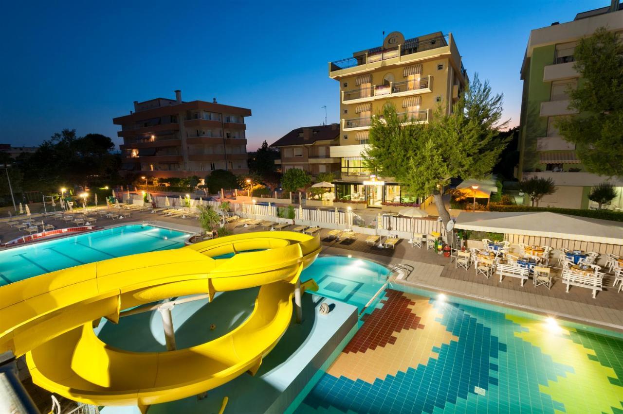 Hotel Caravel B&B Misano Adriatico Eksteriør bilde