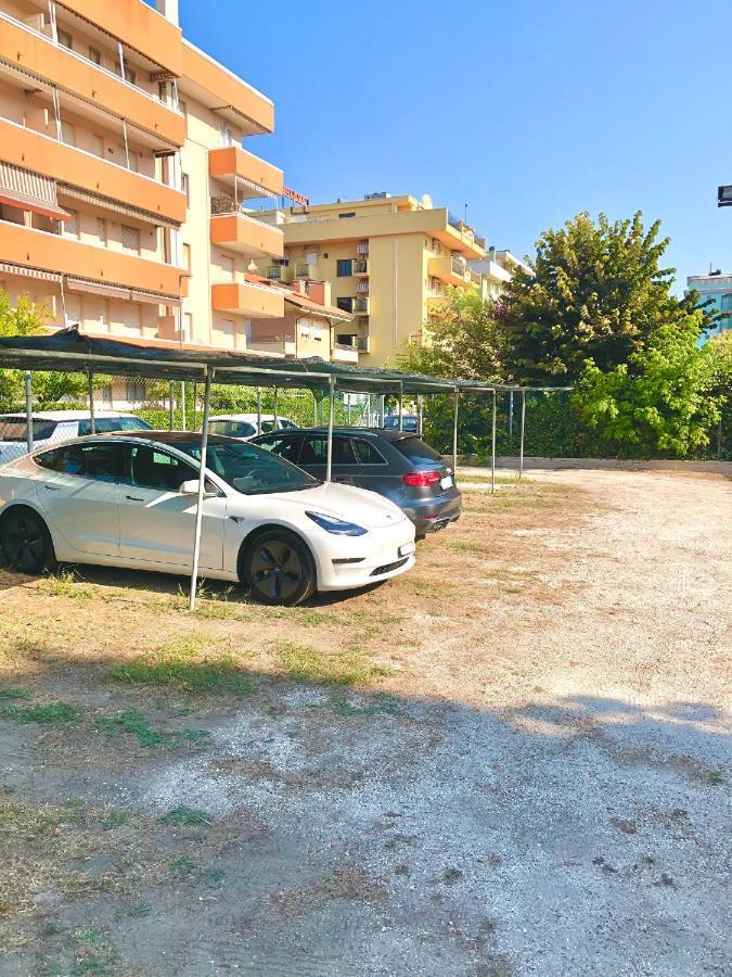 Hotel Caravel B&B Misano Adriatico Eksteriør bilde