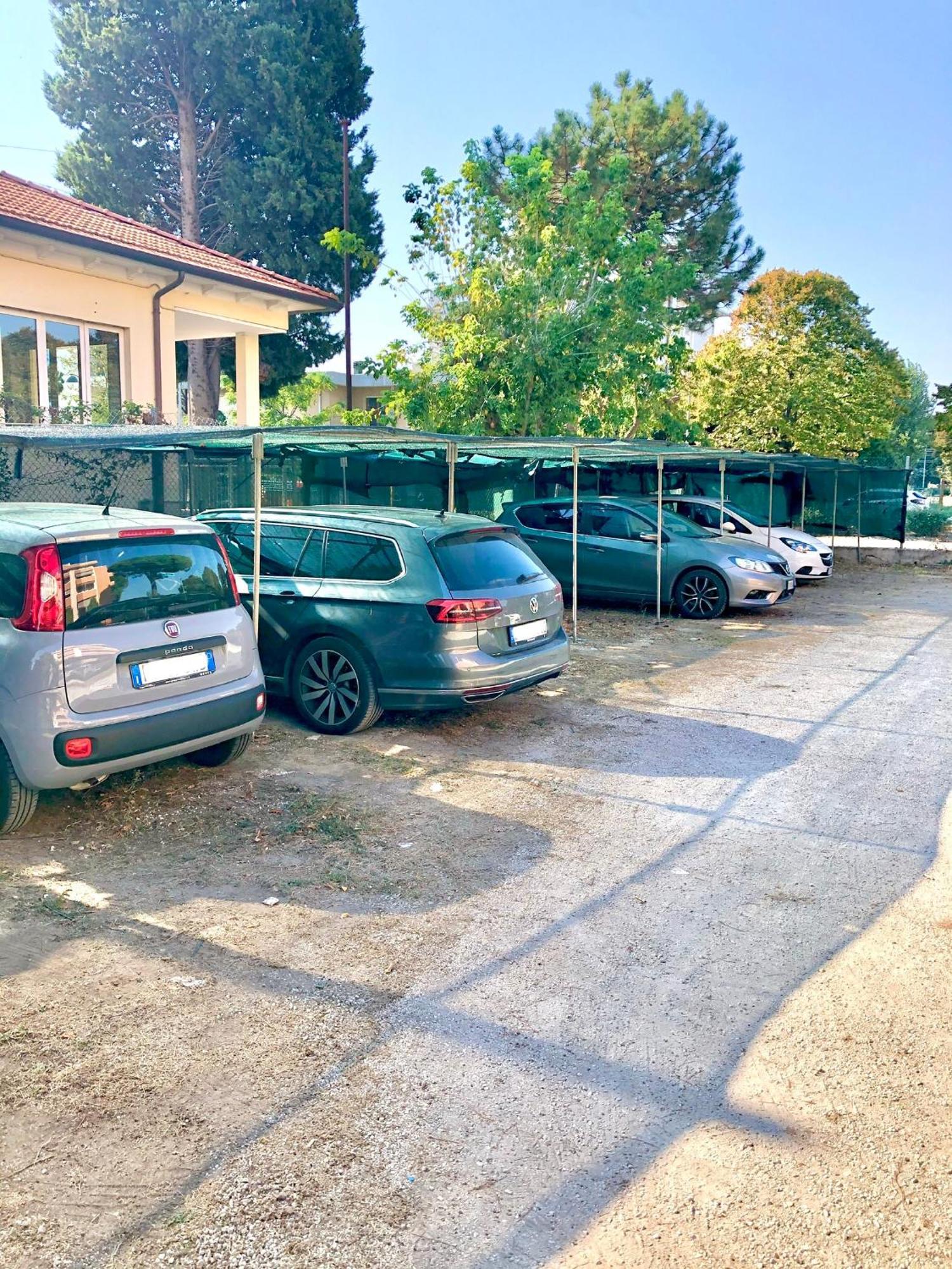 Hotel Caravel B&B Misano Adriatico Eksteriør bilde