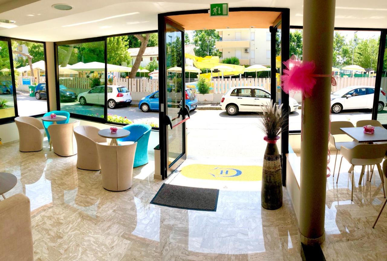 Hotel Caravel B&B Misano Adriatico Eksteriør bilde