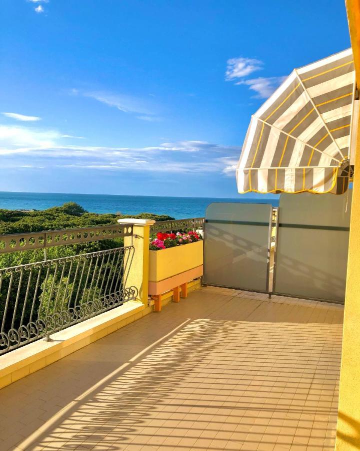 Hotel Caravel B&B Misano Adriatico Eksteriør bilde